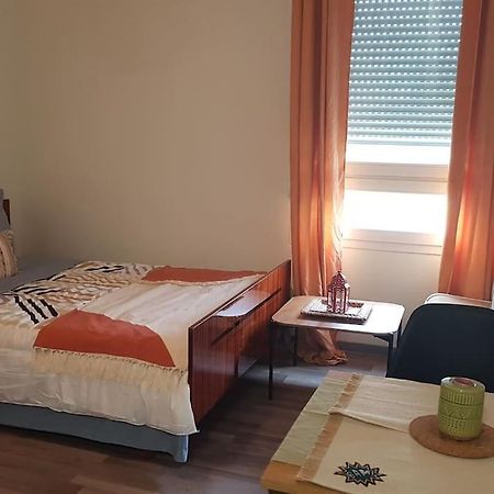Studio Orleans Theatre Διαμέρισμα Εξωτερικό φωτογραφία